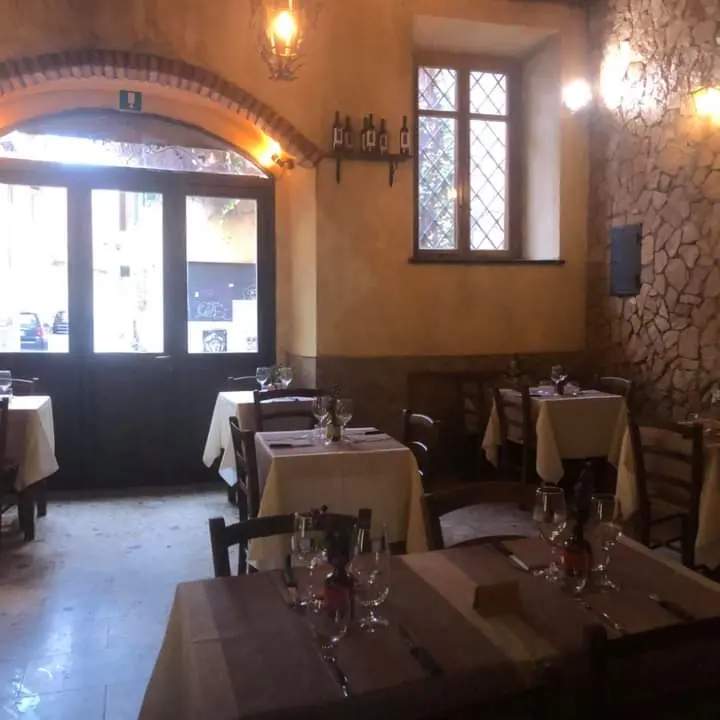 Trattoria Sora Cencia entrance — Trastevere